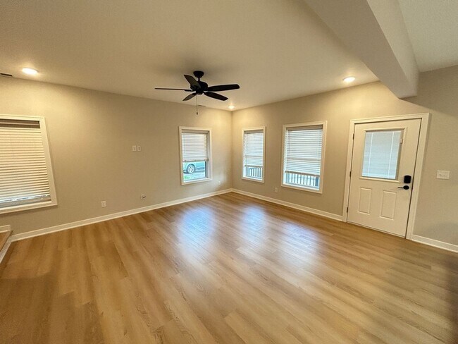 Photo - BRAND NEW BUILD- 6 BEDROOMS + 5.5 BATHS + ...