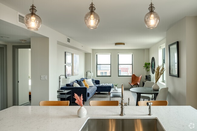 1BR, 1BA - Park II - 732SF