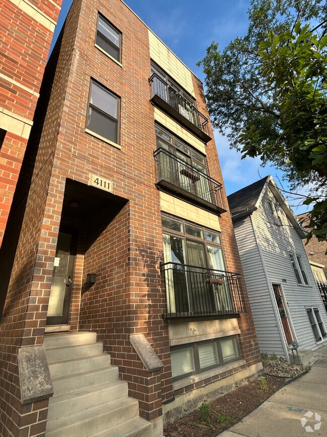 Building Photo - 4111 N Western Ave Unit 2 Rental