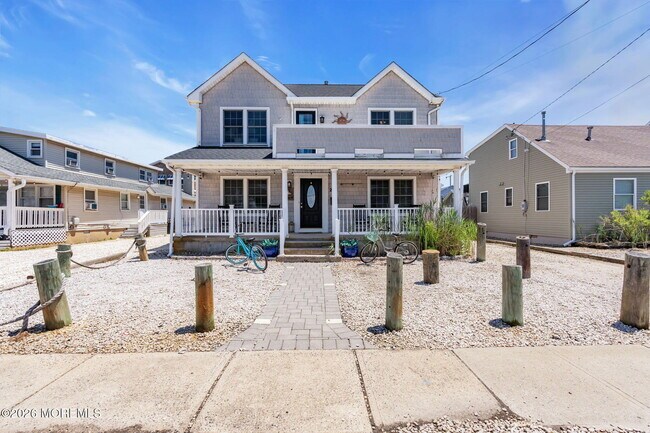 216 4th Ave