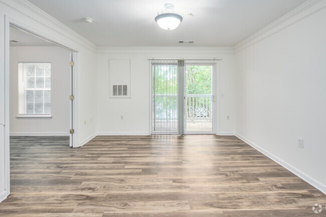 2BR, 1BA - 872SF - Living Room