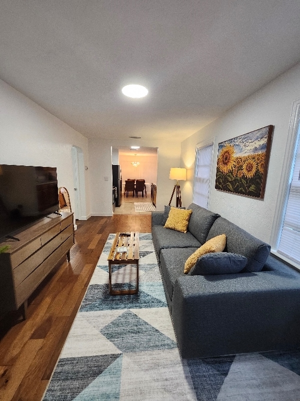 Building Photo - 1322 Hiawatha Ave