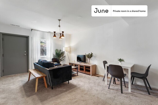 Room in Shared 5 bed/3 bath home in Logan Circle