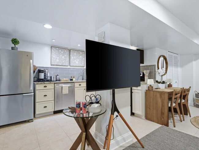 Photo - 4325 New Hampshire Ave NW Unidad ID1327621P