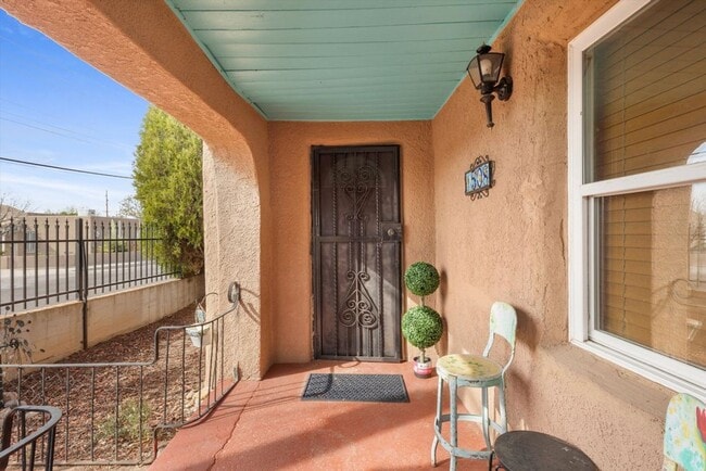 Photo - Updated North Downtown 2/bd 1/ba
