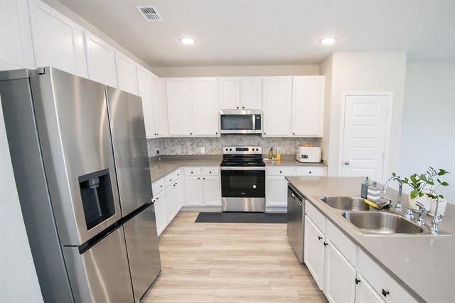 Photo - 7800 Gangway Dr