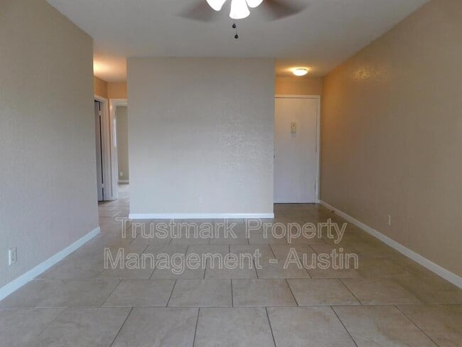 Photo - 2600 Penny Ln House