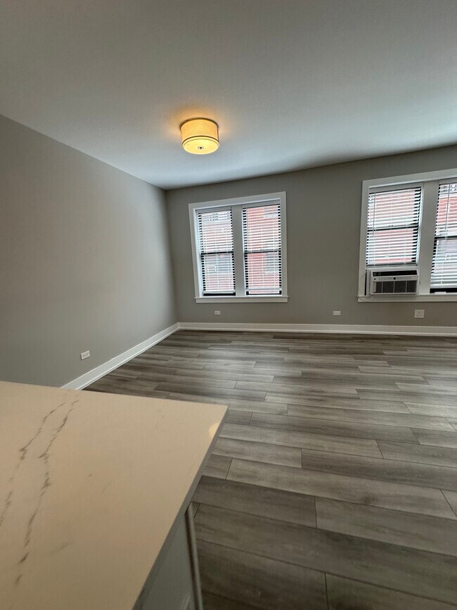 Photo - 3943 N Janssen Ave Unit 2BD