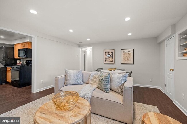 Photo - 1700 Dewitt Ave Unit 1