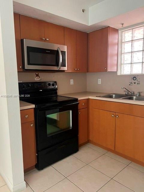 Building Photo - 650 Palm Ave Unit 3-A2