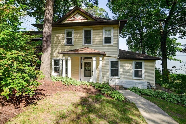 Photo - 5026 Lake Mendota Dr