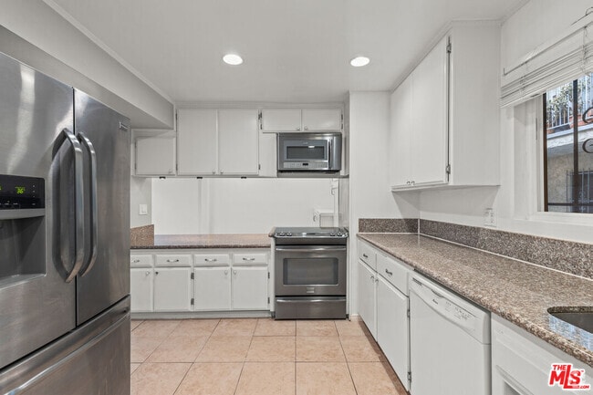 Building Photo - 2354 Fletcher Dr Unit 113 Rental