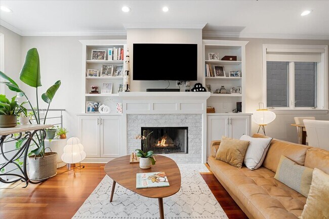 Photo - 1018 N Hermitage Ave Unit 1