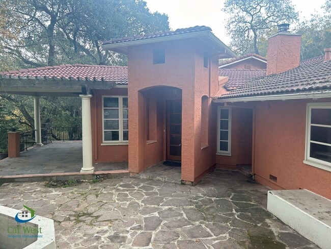 Photo - $4,595 - Large Gorgeous 3/2 Tri-Level Home with Beautiful Views in Gilroy near Wineries Unidad 1