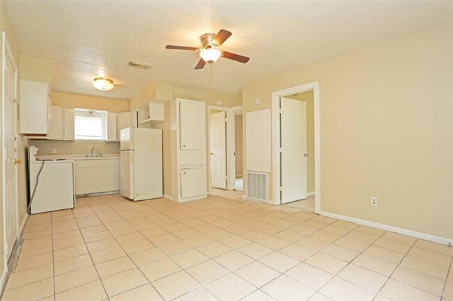 Photo - 2460 W Shane St