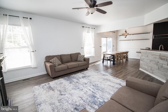 Photo - 45567 Bethson St