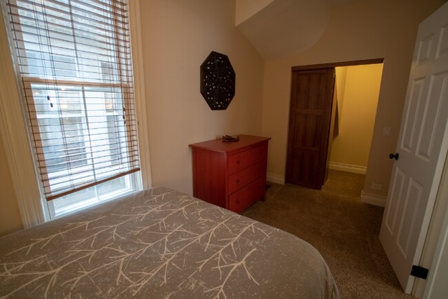 Photo - 3238 N Hoyne Ave Unidad 1