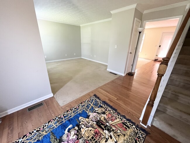 Photo - 3051 Lexington Ave