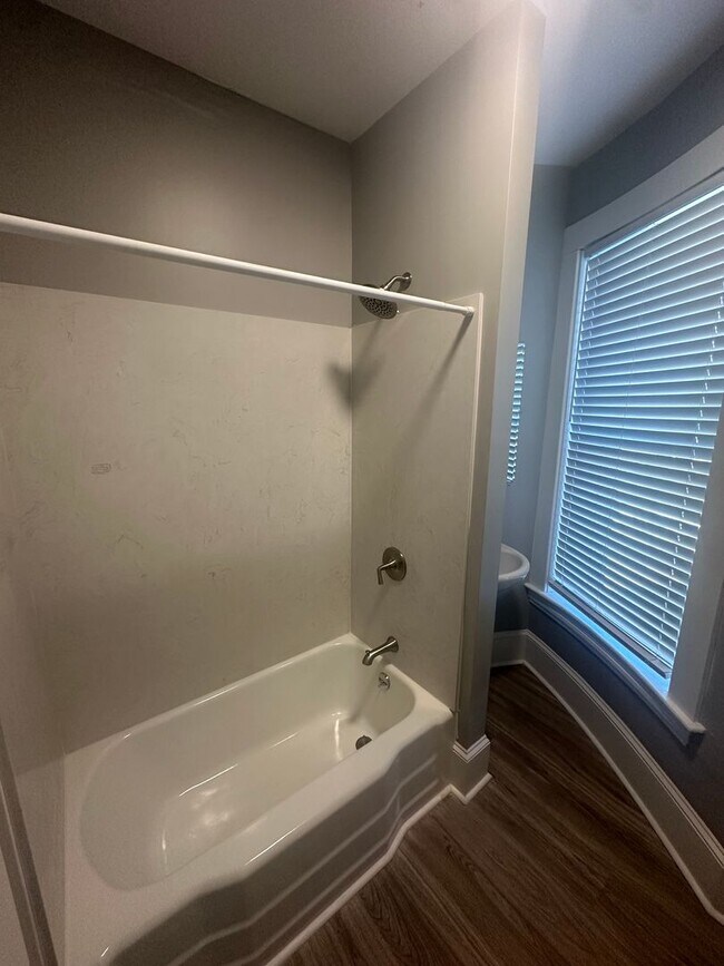 Photo - Beautifully Renovated 1 Bedroom Home Close to Downtown! Unit 201-2C