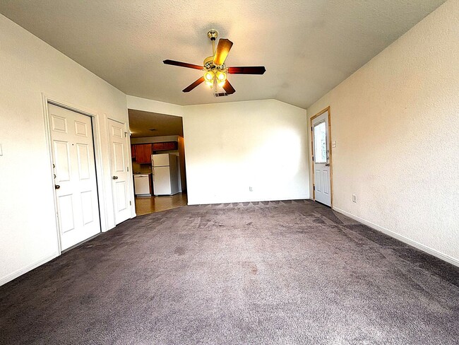 3305 Alicante Ct Unit B