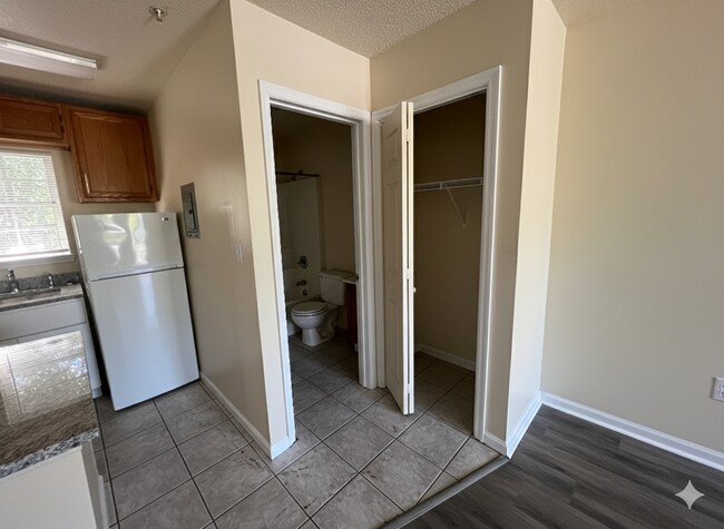 Photo - 115 Shell Ave SE