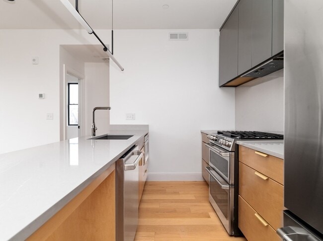 Photo - 182 Tremont St Unidad 3