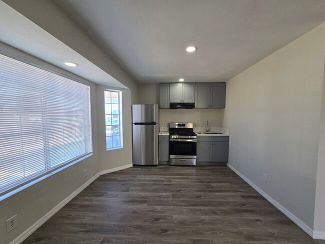 Photo - 2902 E Ave R12