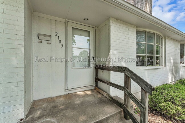 Photo - 2105 S Barcliff Ave