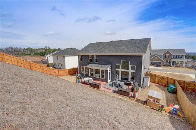 Photo - 170 Greenbrier Way