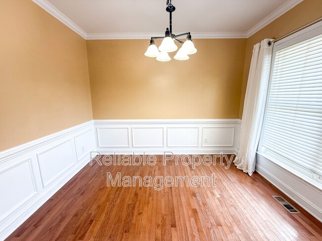 Photo - 125 Spalding Ln