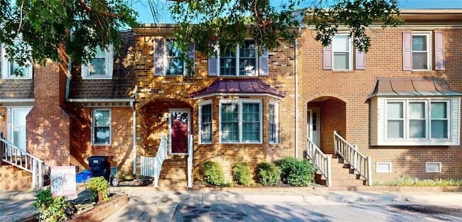 Building Photo - 742 Lord Dunmore Dr Rental