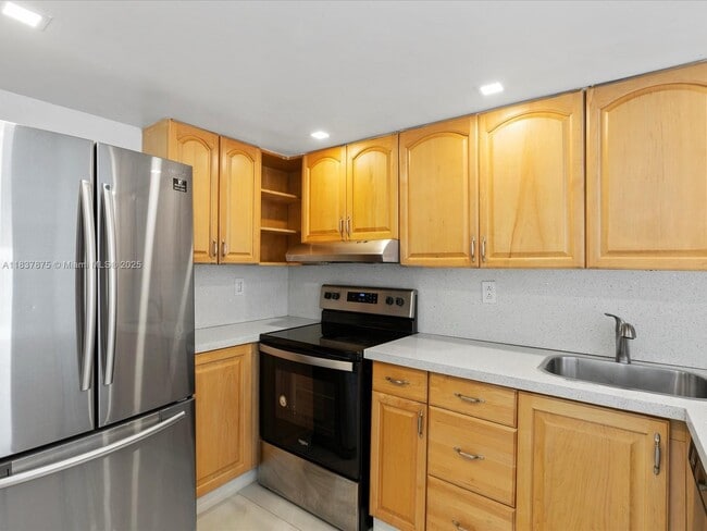 Photo - 1790 W 58th St