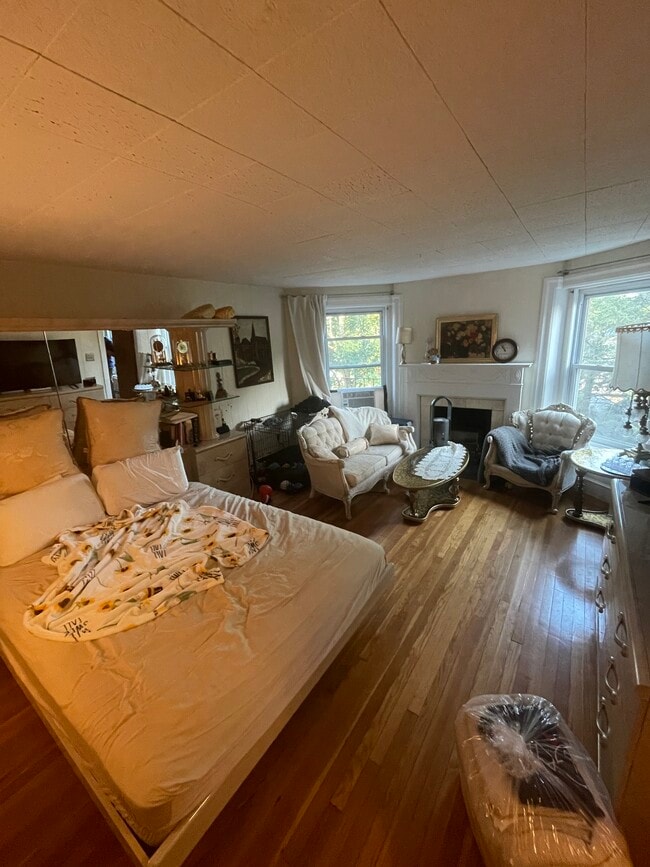 Photo - 1057 Beacon St Apartments Unit 8
