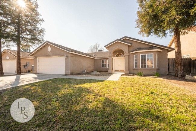 Photo - Kerman Westside Home, 3BR/2BA, Built 2004 - Lots of Amenities!