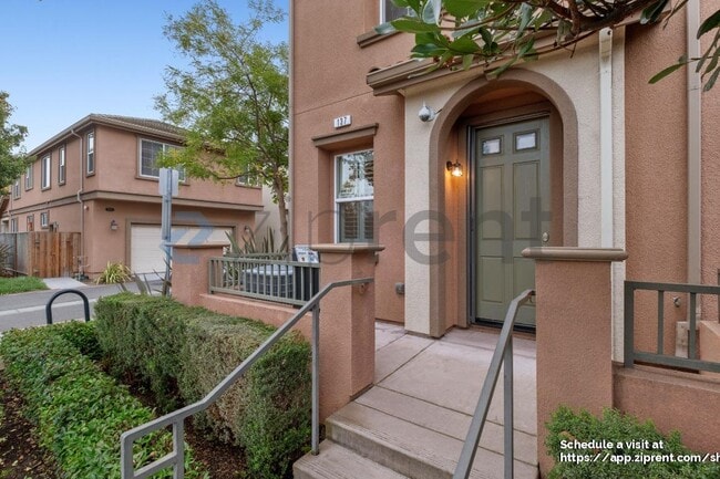 Photo - 137 Burbank St