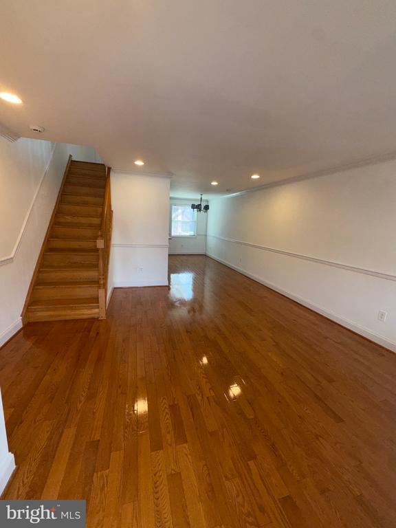 Photo - 1907 Penhall Rd