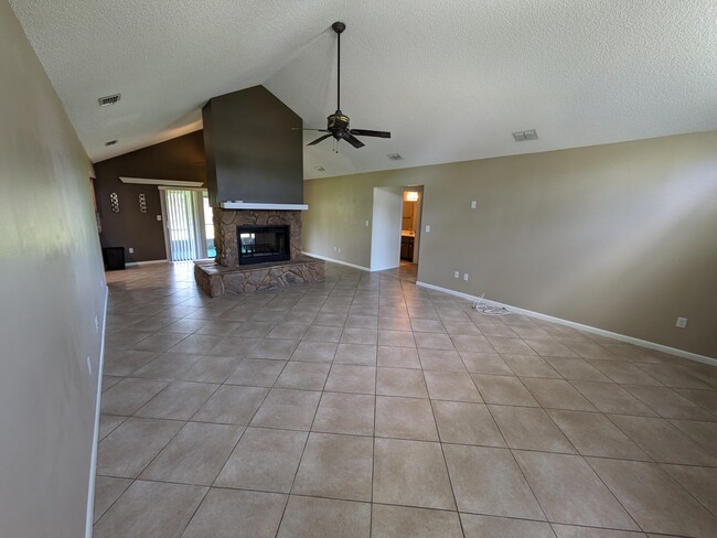 Photo - 4635 Longbow Dr