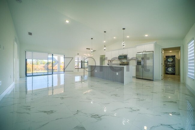 Building Photo - 4117 NE 16th Ave