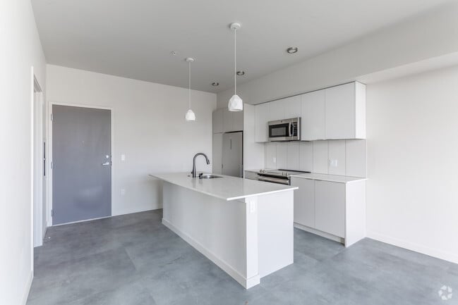 1BR, 1BA - 564 SF