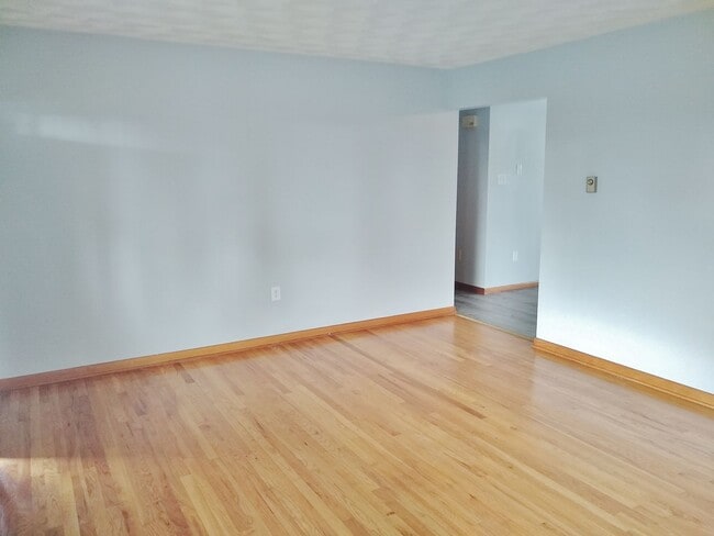 Photo - 2 Bed / 1-1/2 Bath Single Family Home