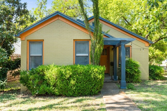 Building Photo - F25 Unit A Rental
