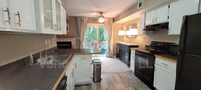 Photo - 409 Antler Ct