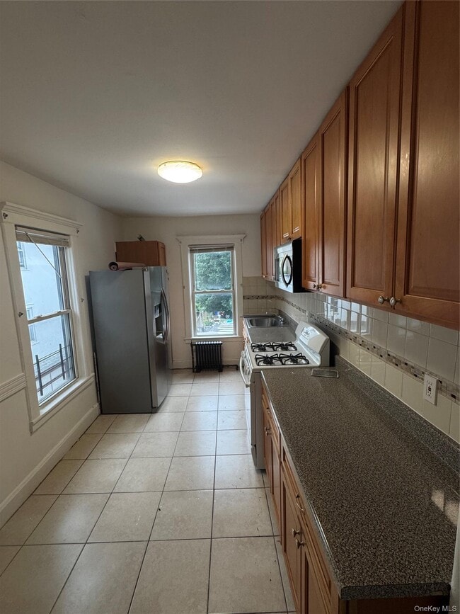Photo - 525 E 5th St
