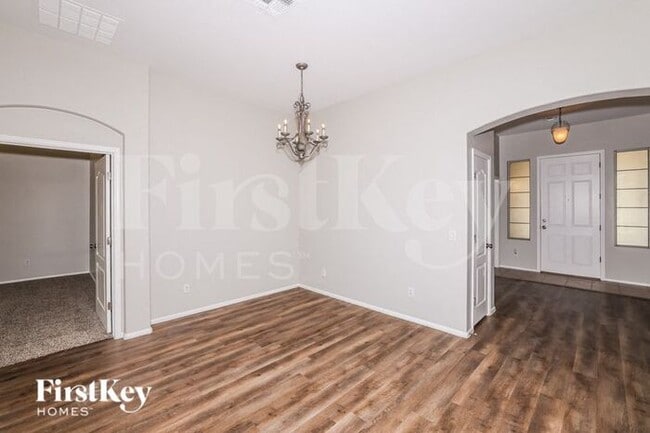 Photo - 1809 S 123rd Dr