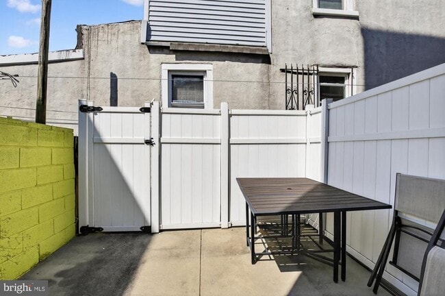 Photo - 2216 Almond St