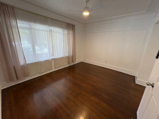 Photo - 1821-1827 S Ardmore Ave Unit 1827