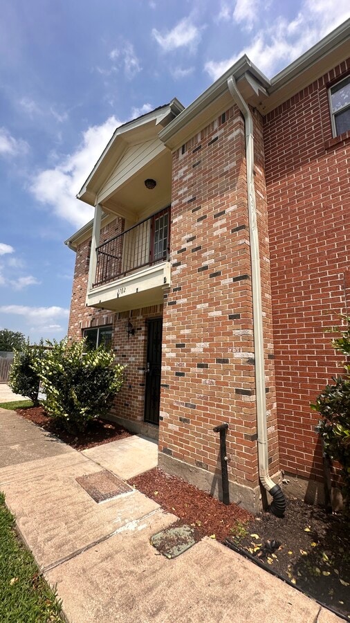 Photo - 2702 Vienna Pl
