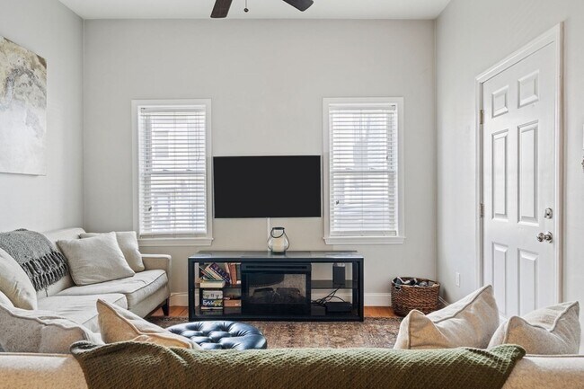 Photo - 100 Old Harbor St Unit 1