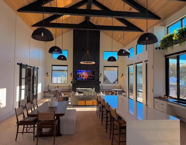 Photo - 4413 Janssen Ave