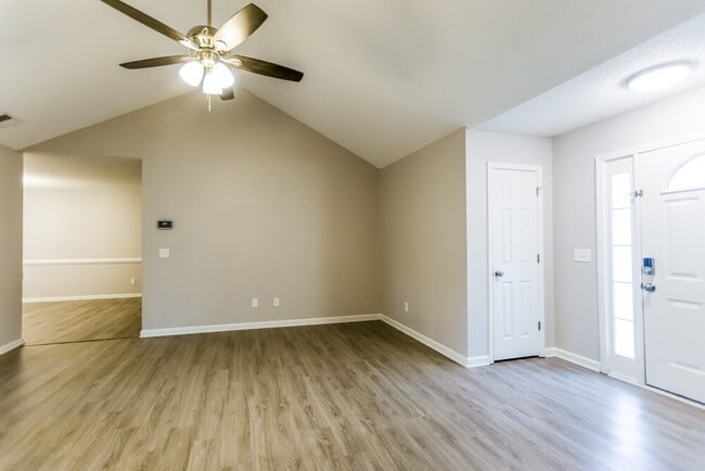 Photo - 24 Leslie Cove